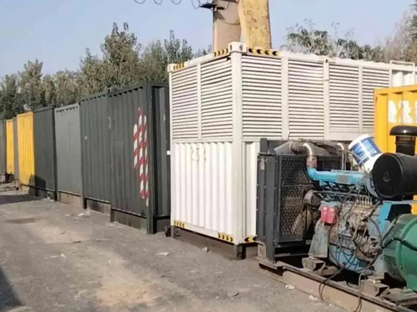 鄄城200KW柴油发电机机组每小时油耗是多少？